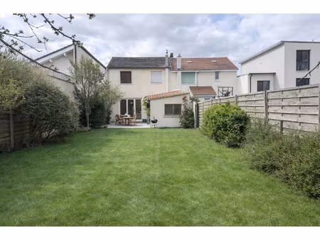 chatou - maison 108 m² à rénover avec jardin ensoleillé