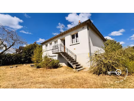à chaumont-sur-tharonne ? maison familiale sur sous-sol  au coeur d'une impasse !