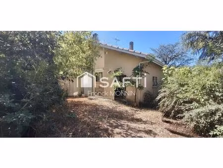 maison 3 chambes sur joli terrain arboré