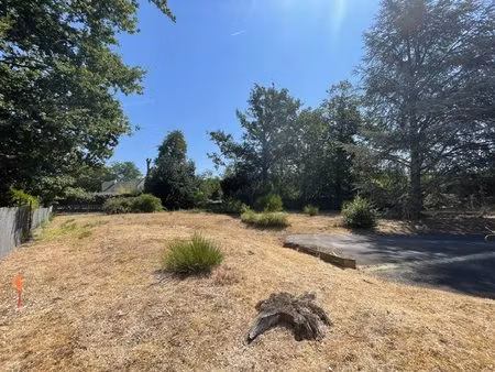 au calme à monts - terrain constructible 917m²