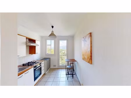 location meublée appartement 3 pièces 55 m² à grenoble (38000)  800 €
