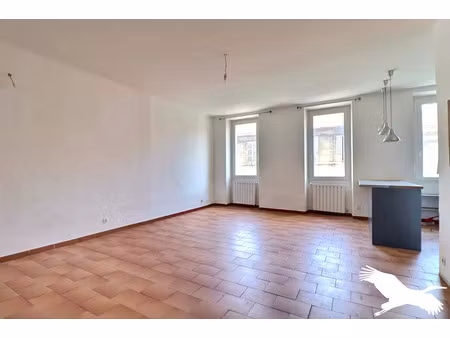 location appartement 4 pièces 71.7 m² à marseille 3ème (13003)  725 €
