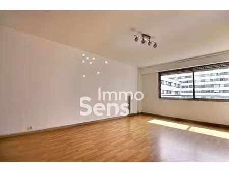 location appartement 4 pièces 97.46 m² à lille (59000)  1 400 €