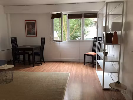 location meublée appartement 2 pièces 44 m² à vanves (92170)  1 304 €