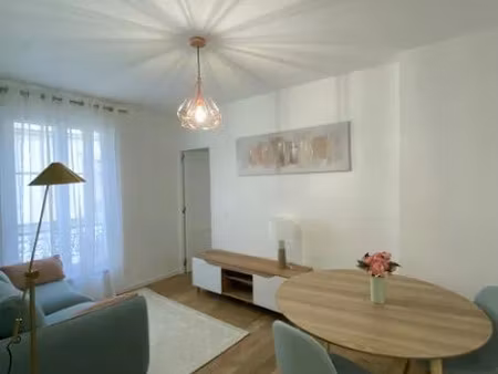 location meublée appartement 2 pièces 32 m² à paris 18ème (75018)  1 525 €