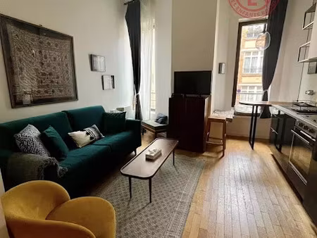 location appartement 2 pièces 27 m² à paris 3ème (75003)  2 000 €