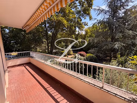 location appartement 5 pièces 122 m² à le mesnil-le-roi (78600)  2 200 €
