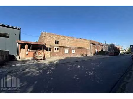 multifunctioneel bedrijfsgebouw van 670m² te koop in moen