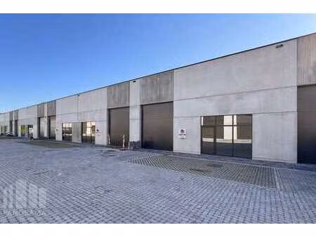 240 m² de nouvelle construction  unité pme à louer le lon...