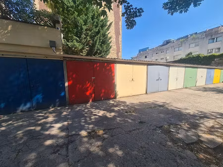 location parking à ivry-sur-seine (94200)  140 €