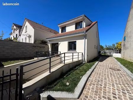maison 6 pièces 205 m²