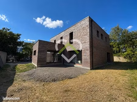 maison 6 pièces 207 m²