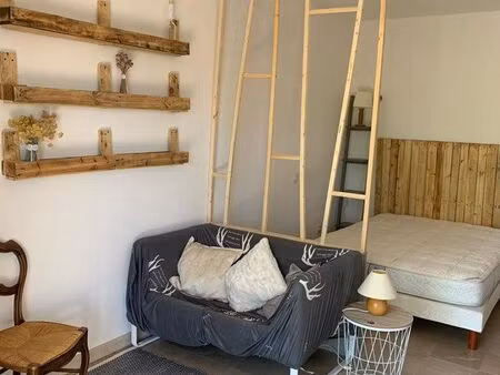 location studio autun 26m2 vue cathédrale