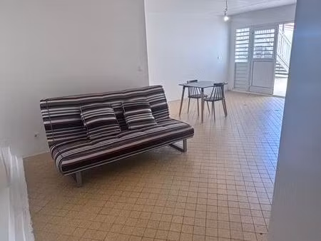 studio de 40 m² - edf  eau et internet compris - che12