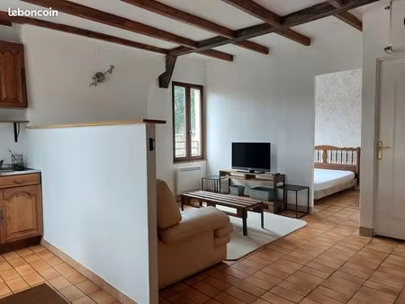 provins centre  l'appartement deux pièces meublé