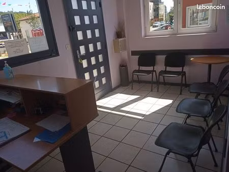 local ou bureaux 130m² bien situe très passant