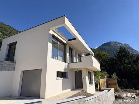 villa 4 pièces 87 m²