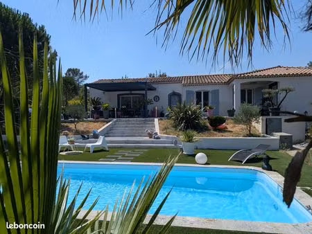 villa 5 pièces 170 m²