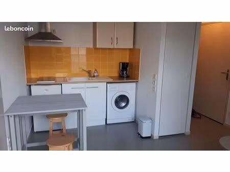 t2 dans résidence à la roche sur yon dans quartier proche chd et universités
