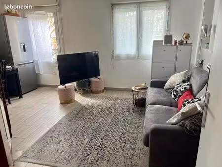 studio 1 pièce 25 m²
