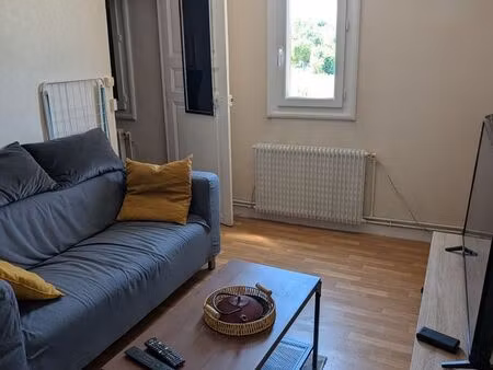 particulier loue t2 vieux st pierre limite tours
