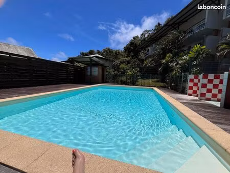 t2 avec grande varangue et piscine