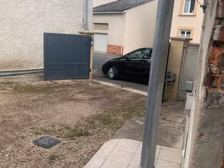 très belle maison f4 avec garage et cour à randan