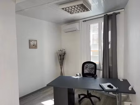 location locaux professionnels 14 m² à libourne (33500)  340 €