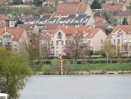 location appartement 3 pièces 82.29 m² à triel-sur-seine (78510)  1 500 €