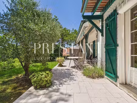 maison basque au calme avec jardin - proche du bourg