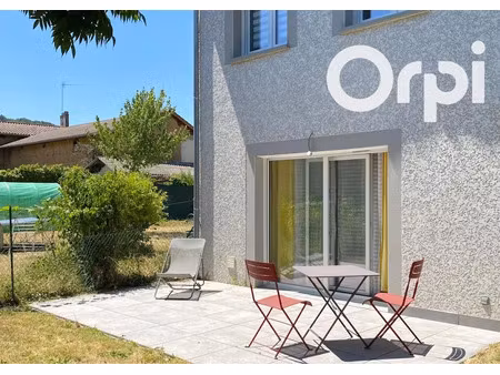 location maison 4 pièces 83.5 m² à nivolas-vermelle (38300)  1 150 €