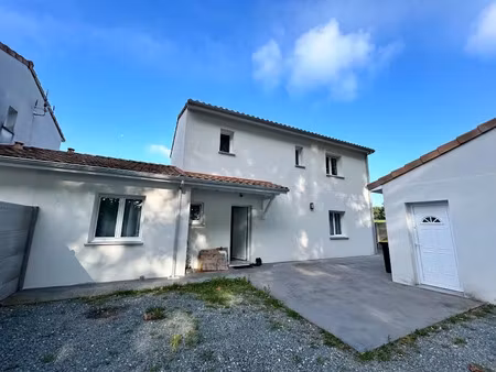 location maison 5 pièces 116.38 m² à saint-médard-d'eyrans (33650)  1 410 €
