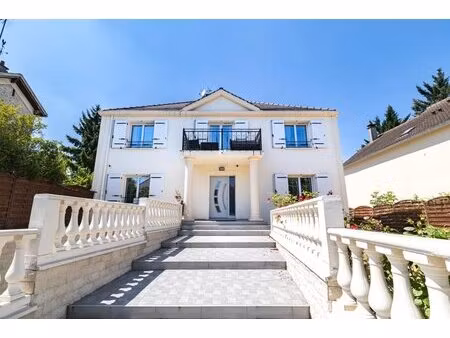 maison de 10 pièces de 228 m² à sarcelles
