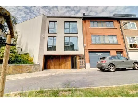 maison à louer à rue vervloesem 69b woluwe-saint-lambert (vbe44939)