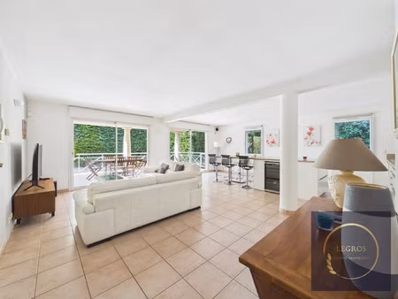 location appartement 4 pièces 100 m² à châteaurenard (13160)