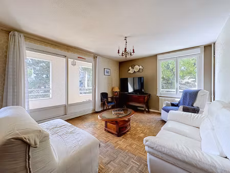 un appartement familial aux volumes généreux  à réinventer s