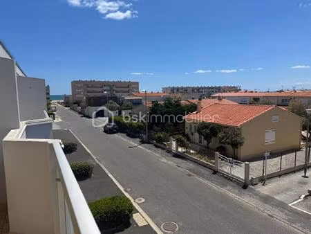 exclusivité – port-la nouvelle – à 250 m de la plage – appartement avec 2 balcons et parki