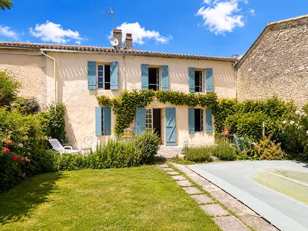 maison en pierre pleine de charme