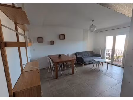 deux pièces de 53m² avec terrasse de 30m² et garage