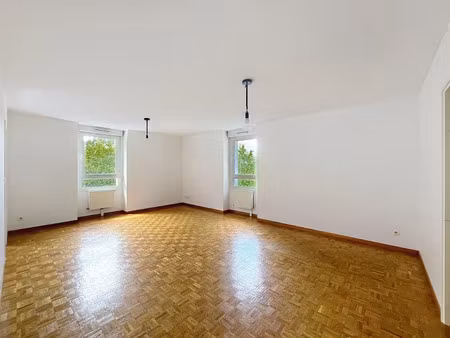 location appartement 3 pièces 76.2 m² à petit-couronne (76650)  787 €
