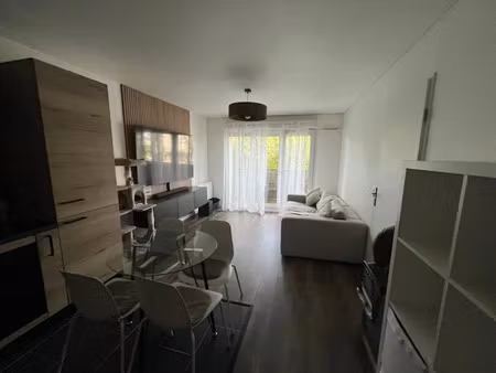 location meublée appartement 2 pièces 39 m² à saint-ouen-l'aumône (95310)  950 €