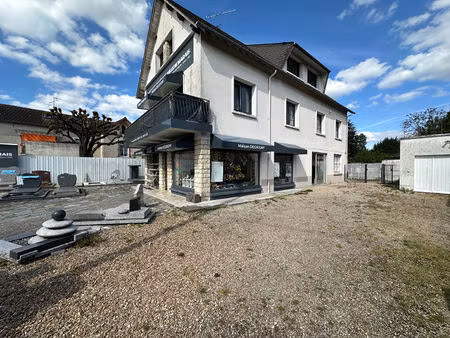 maison avec local commercial  à fleury-les-aubrais
