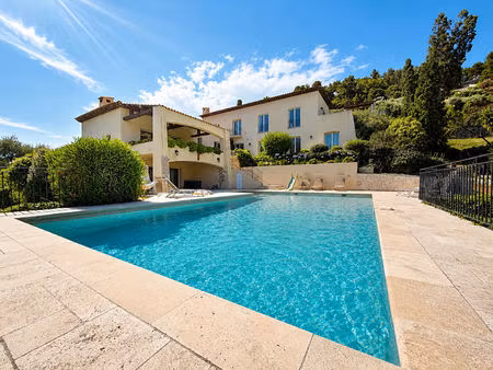 propriété d'exception avec vue mer  piscine et terrain constructible