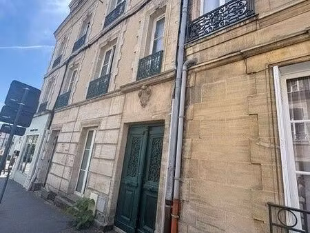 studio 1 pièce 27 m²
