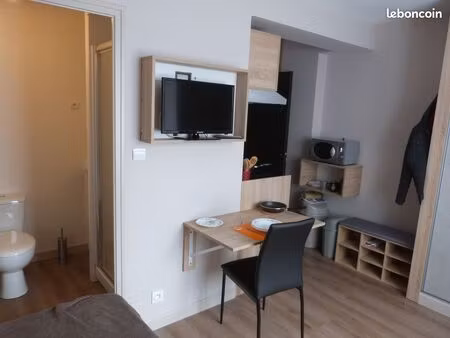 studio meublé 14m² - libre au 01/08
