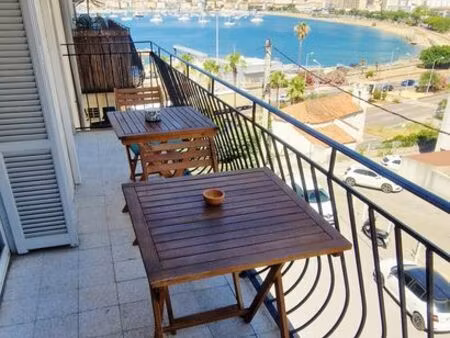 superbe t2 avec balcon vue mer à l'entrée d'ajaccio