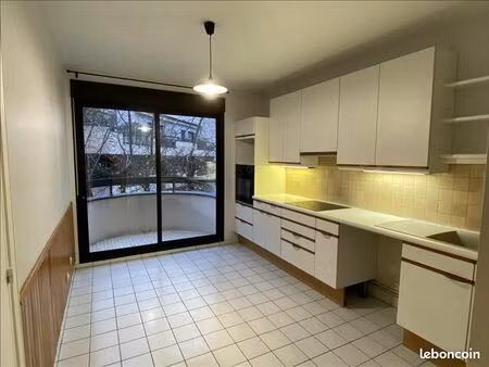 appartement 6 pièces 132 m²