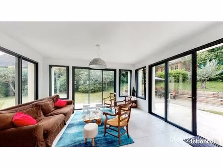 maison 8 pièces 220 m²