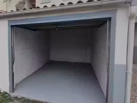 location parking 15 m² à champigny-sur-marne (94500)  110 €