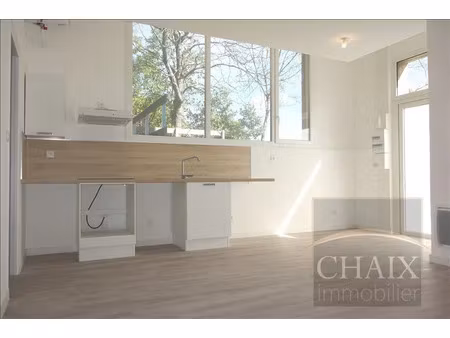 location appartement 2 pièces 39 m² à aubagne (13400)